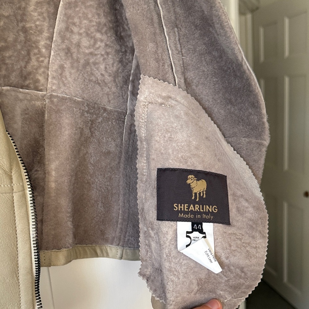 Elegant Beige Teddy Jacket with Plush Collar - Picture 6 of 8